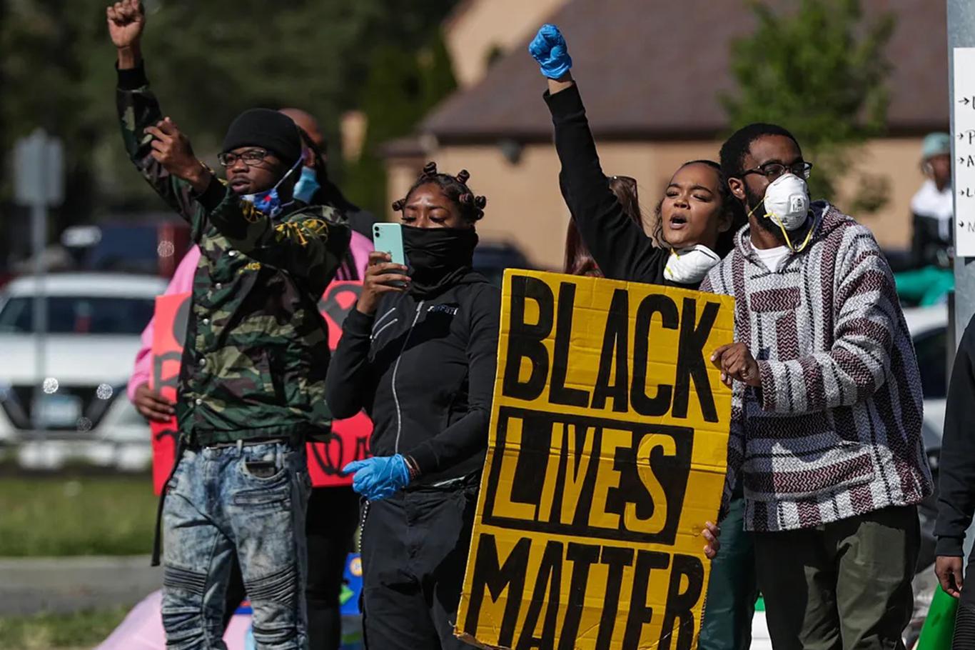 Chicago'daki siyahi Floyd yanlısı protestolarda 2 kişi hayatını kaybetti